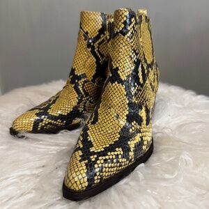 Sam Edelman Winona Yellow & Black Snakeskin print Western Booties Size 5
